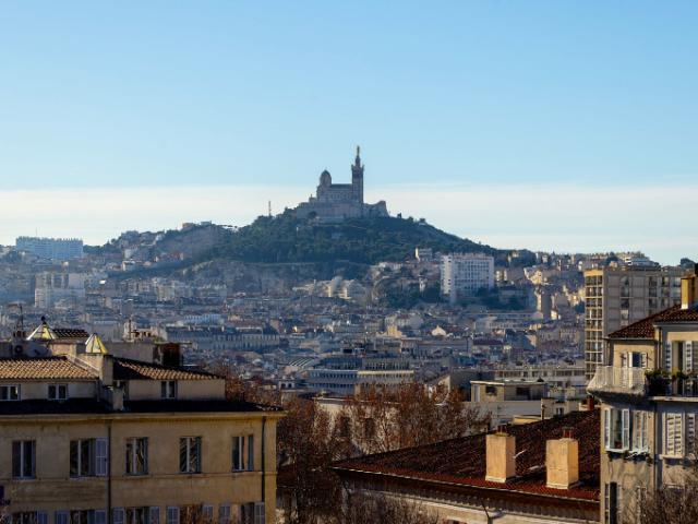Rapatriement de corps à Marseille : démarches et accompagnement de A à Z.