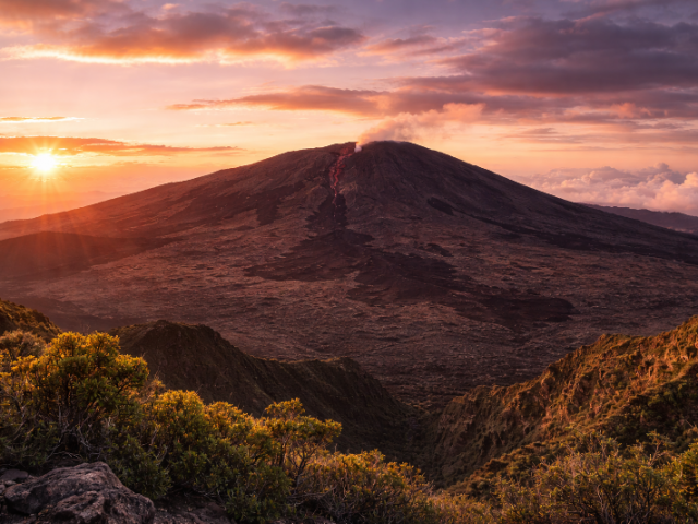 P.F Lost funéraire: Rapatriement vers La Réunion et Mayotte depuis Marseille.