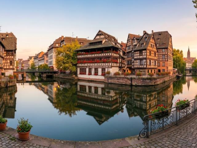 Rapatriement de corps depuis Strasbourg et le Grand Est : démarches et délais. Rapatriement de corps depuis Strasbourg et le Grand Est : démarches et délais.